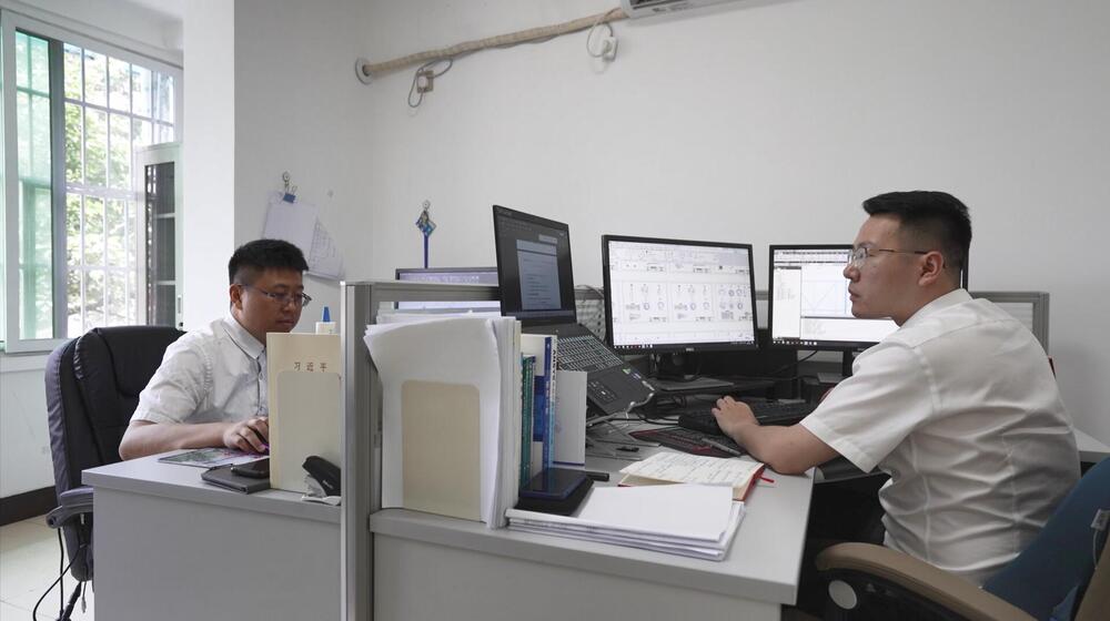 黃興勝創(chuàng)新工作室工作照片.jpg